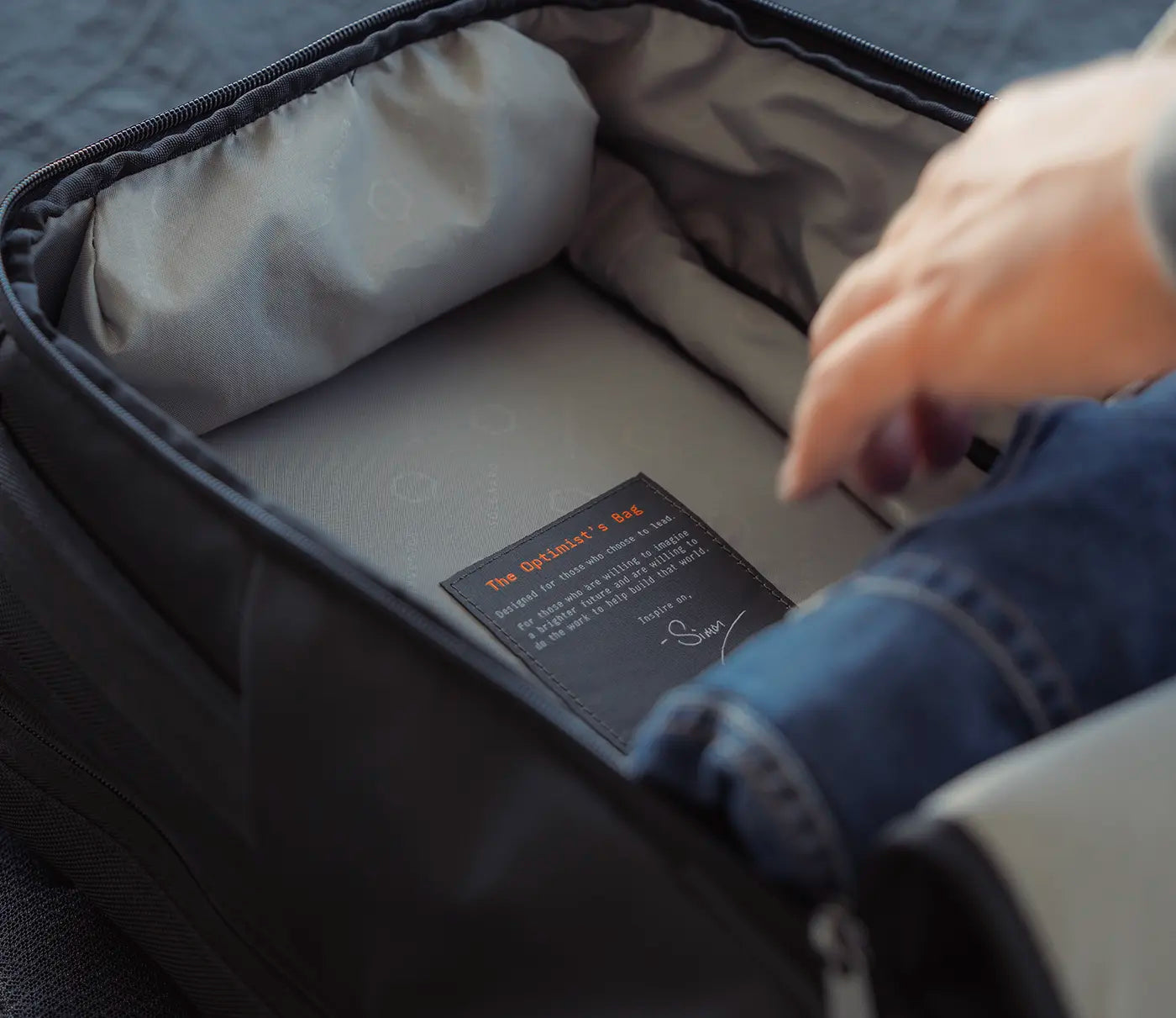 The Optimist´s Bag Simon Sinek – Solgaard - Main Image