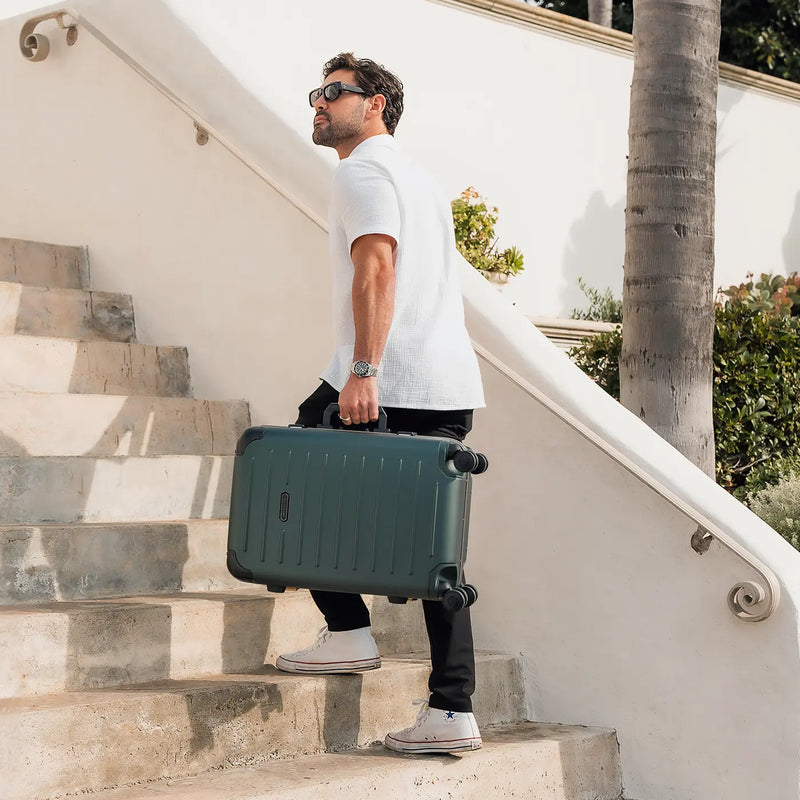 Carry-on Closet - Suitcase With Shelves - Luggage – Solgaard