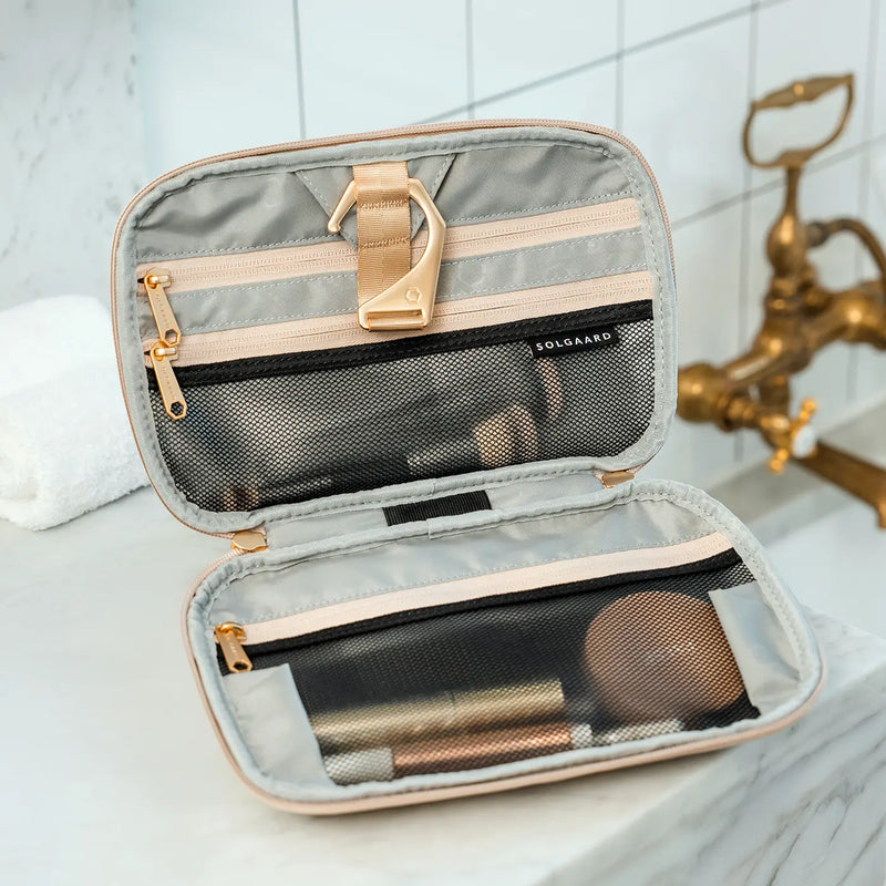 Duo Hanging Toiletry Kit – Solgaard Duo Hanging Toiletry Kit – Solgaard